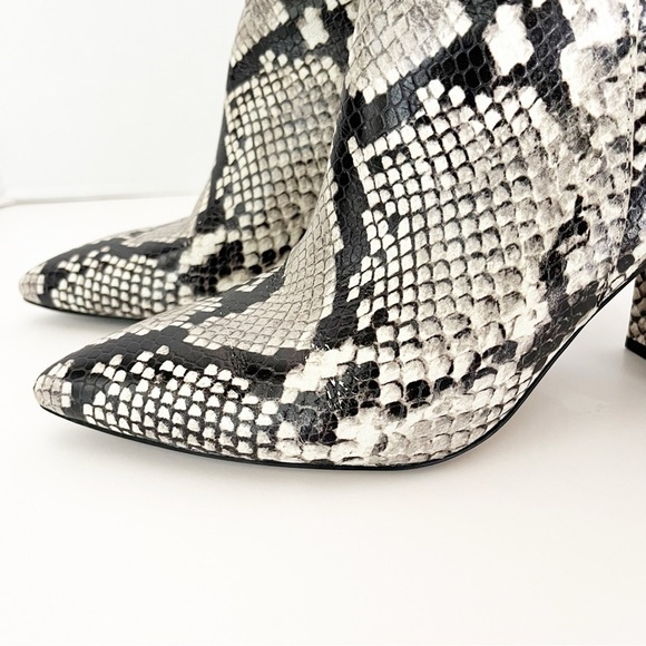 Marc Fisher Ltd Unno Bootie Women's Size 9.5M Black Snake Print Leather Zip Heel - Picture 9 of 10